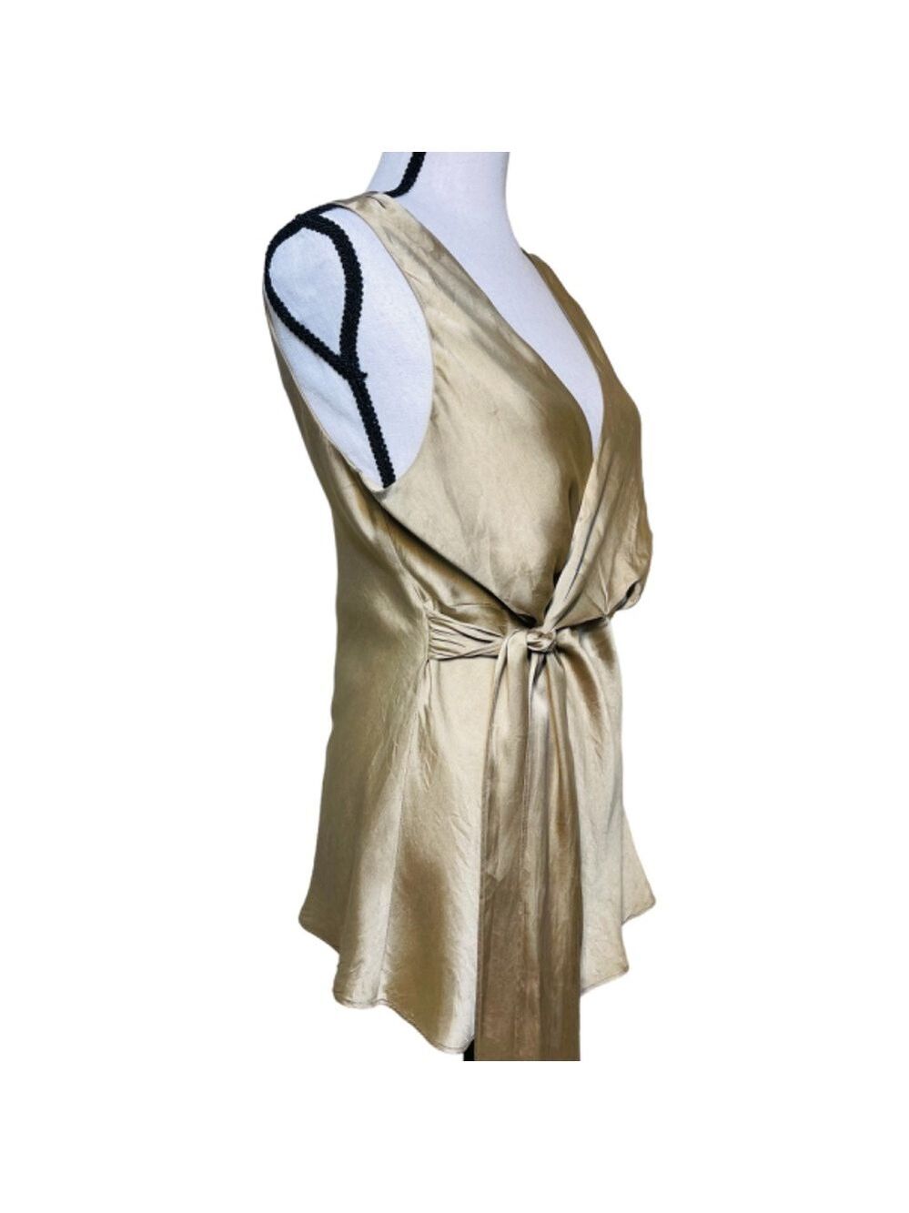 Saks Fifth Avenue sleeveless top - Picture 2 of 4
